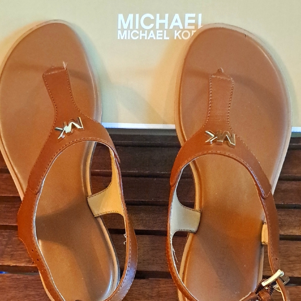 Michael Kors Brown Leather Sandals T-Strap Flip Flops